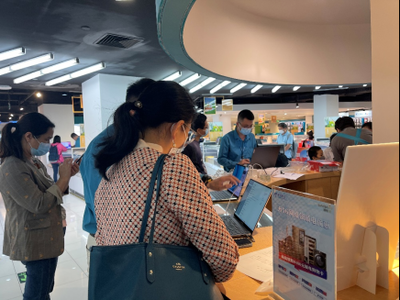 深圳消費(fèi)電子和家電補(bǔ)貼啟動首日 市民熱情高漲，商家競相發(fā)力，電子產(chǎn)品銷售迎來熱潮